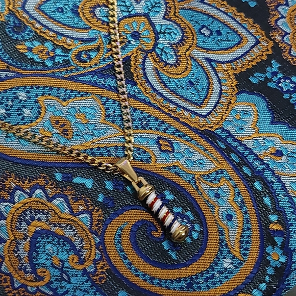 18K Gold Plated Barber Salon Pendant With 18K Miami Cuban Link Chain - Picture 1 of 5